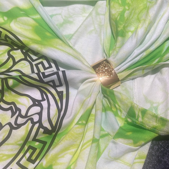 PRE-OWNED - Women's Versace Clip Shoulder Tie Dye Medusa Tee. Size 38IT - Picture 9 of 12